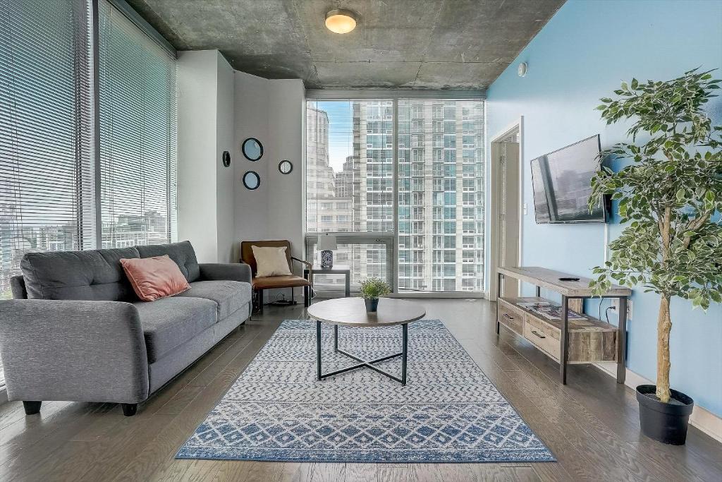 Charlotte Center City Apartment | FRONTDESK Skyhouse Apts Uptown Charlotte