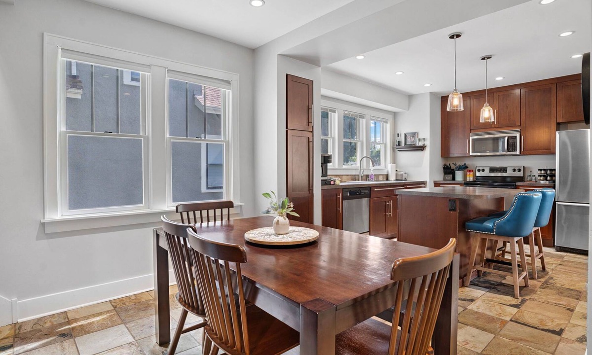 Robbinsdale House | Fully Loaded Entire Home, Fast Wi-Fi, Pet Friendly, and Fenced Backyard