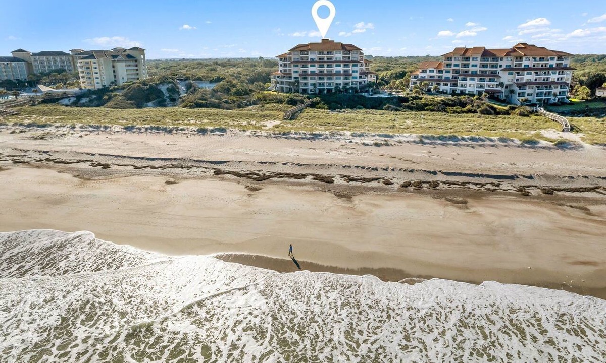 Fernandina Beach Condo | Fully Remodeled 5th-Floor Sandcastles Villa with Ocean Views!