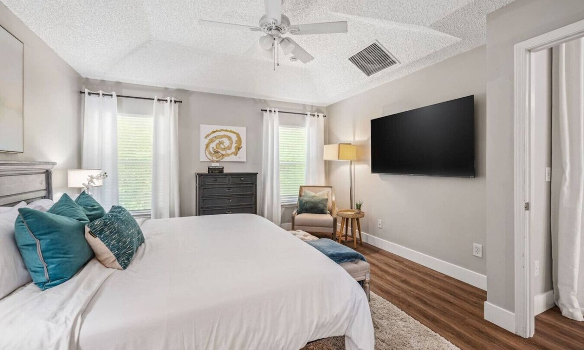 Northside House | Gameroom, Pool & Pickleball Access, Summer Fun