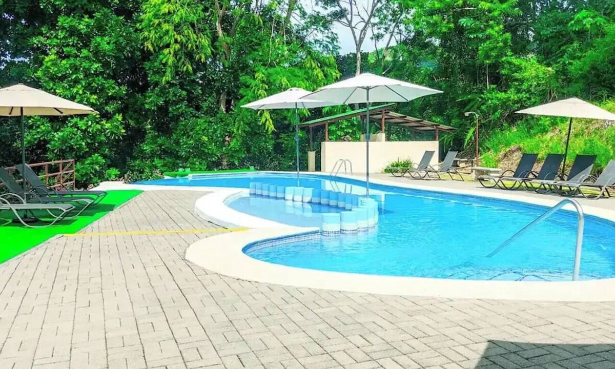 Redford Condo | Gated 2BR Condo Near Playa Herradura Sleeps 6