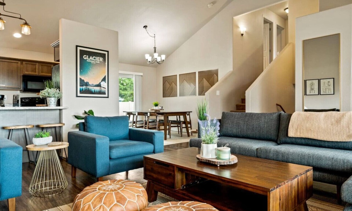Columbia Falls House | Gateway to Glacier! Large Quiet Home! Sleeps 12!