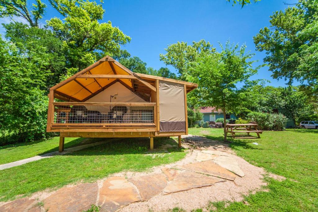 Seguin House | Geronimo Creek Retreat Getaway Cabin A