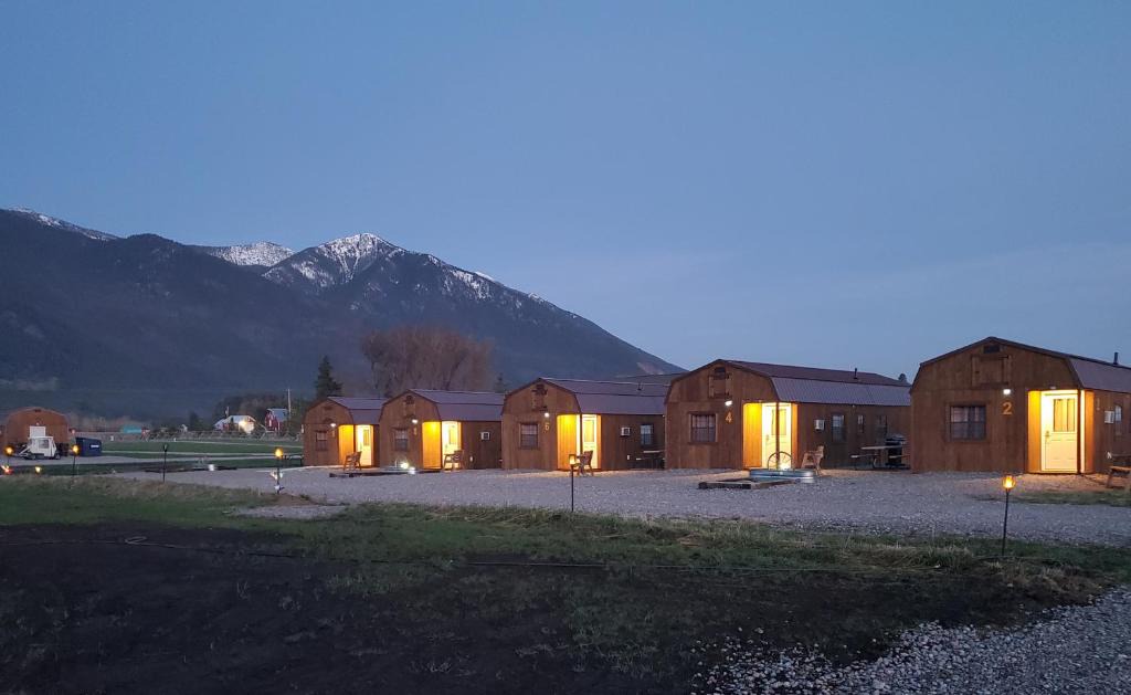 Columbia Falls Hotel | Glacier Acres Guest Ranch