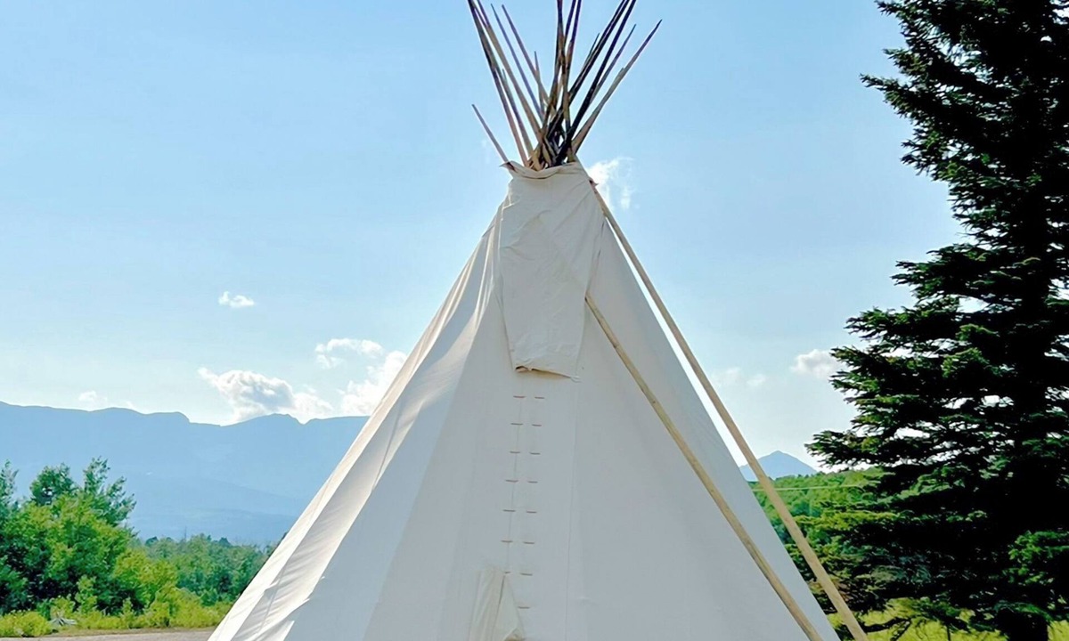 Browning RV Rental | Glacier Grizzly Resort - Glamping