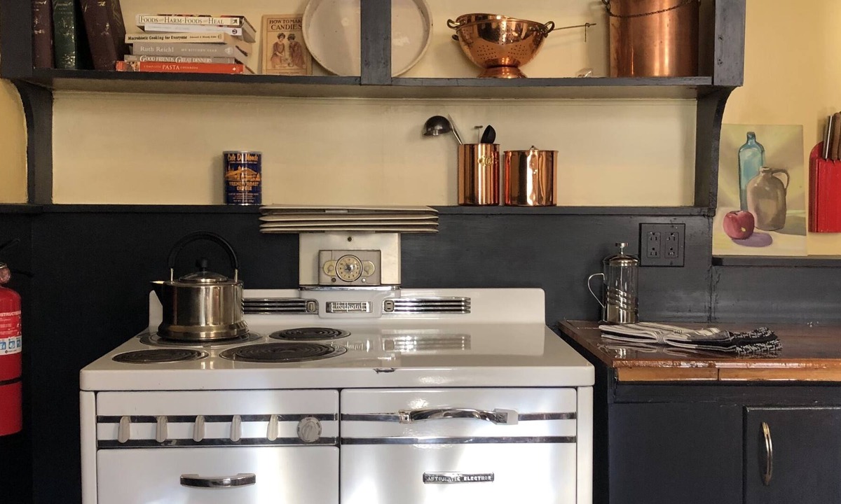 Pottsville House | Glamorous Funky Antique Filled Mansion on Mahantongo