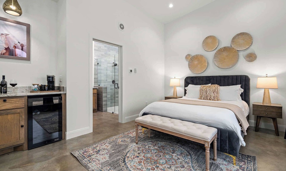 Stonewall Cabin | Goldstone Casita at Featherstone Winery