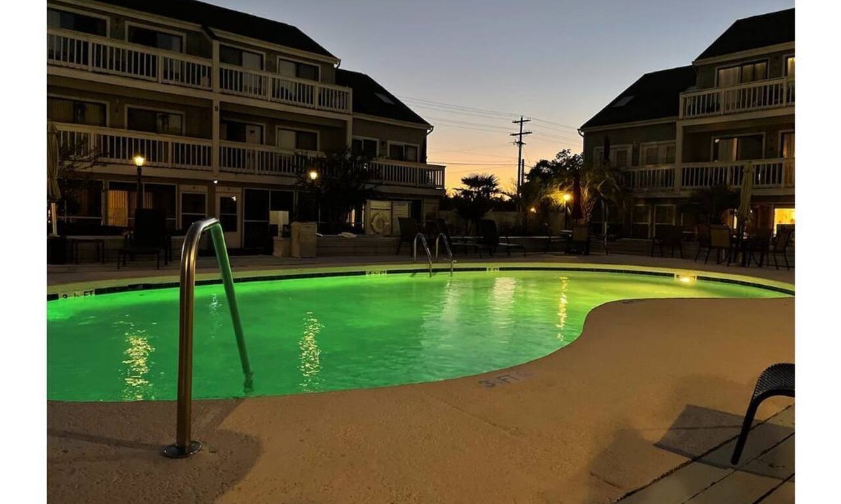 Little River Condo | Golf Colony Resort condo near Myrtle Beach