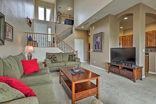 Gold Canyon House | Golf Course View & Pool Access: Gold Canyon Gem