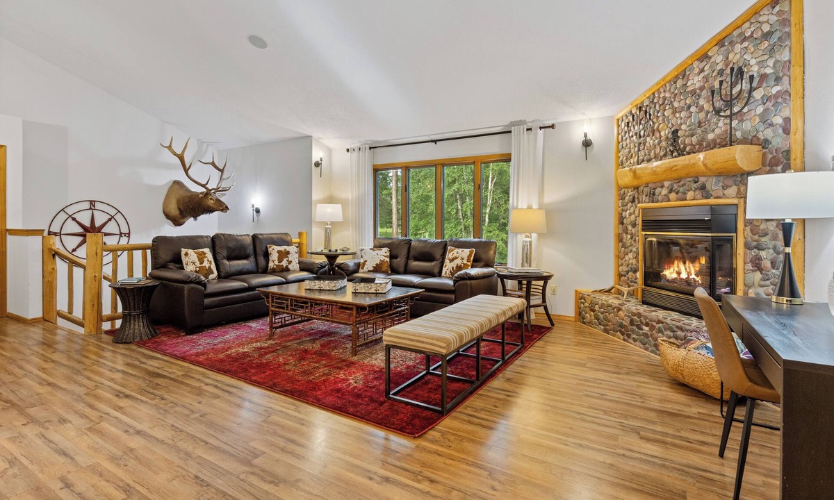Columbia Falls House | Golf Resort Home - Hot Tub- Minutes To Glacier National Park & Whitefish