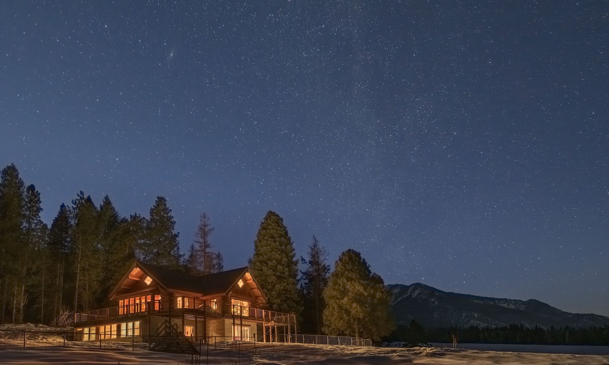 Baker City House | Good Bear Ranch House Retreat. Host a Family Reunion or a Refreshing Retreat