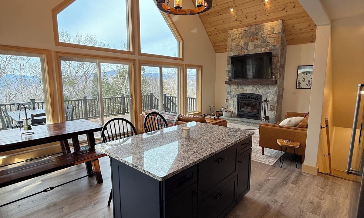 Jackson Ski Chalet | Gorgeous Mountainside Chalet in Jackson, NH