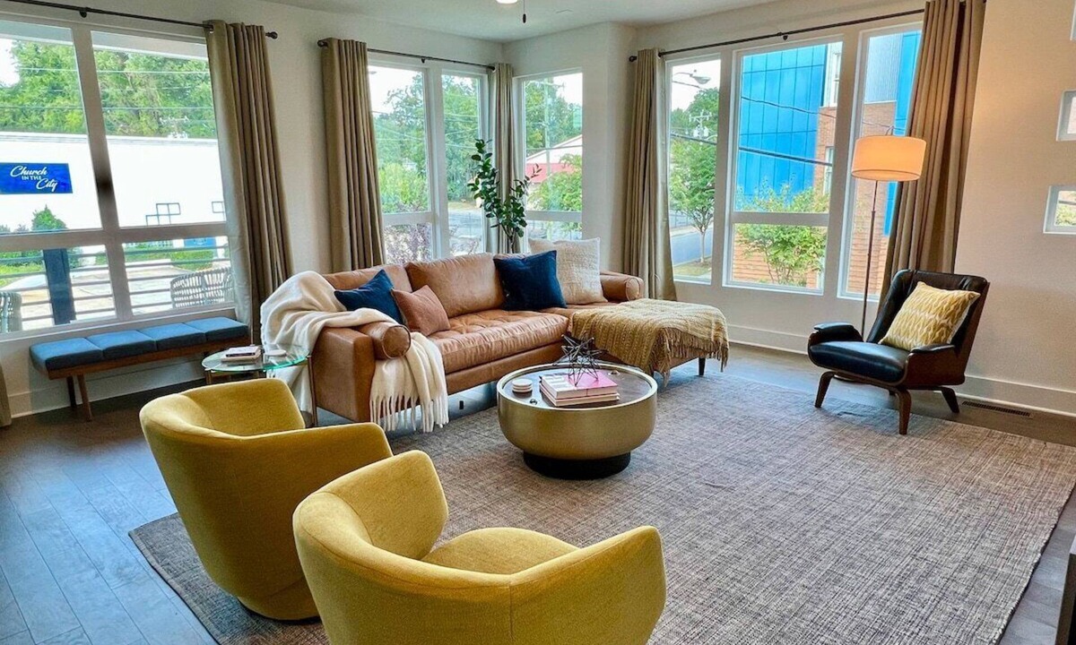 Biddleville House | Gorgeous Townhouse 3 King Bedroom Suites