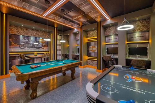 West Kissimmee House | Grand 11 Bdrm Villa with Games Room at Encore