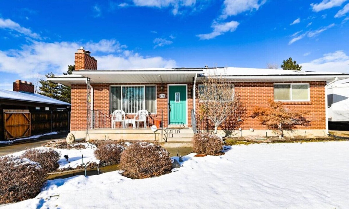 Midvale House | Granny's Ski Chalet | Close to Skiing|Big Backyard
