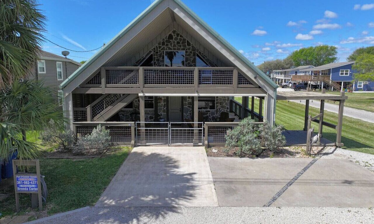 Port O Connor House | Great Beach House with Game Room and Offsite Private Boat Lift