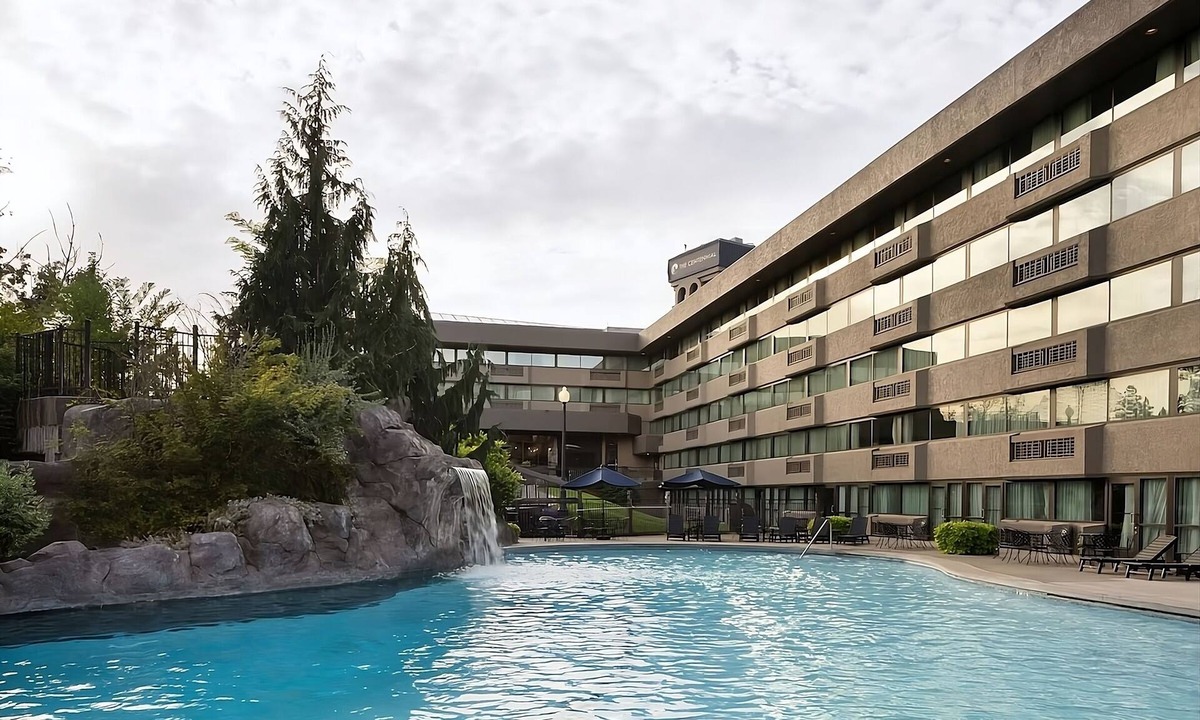 Riverside Hotel | Great Location Near Spokane Convention Center! 2 Pet-Friendly Units