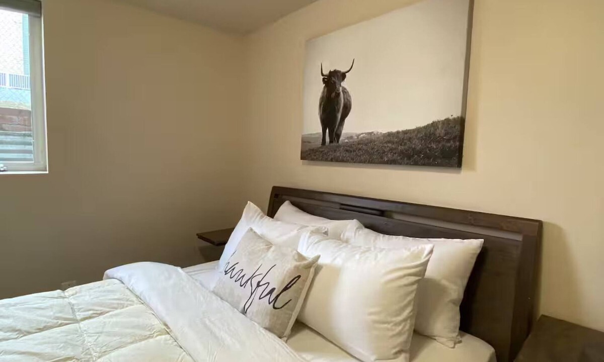 Ravenna Apartment | Green Lake hidden unit