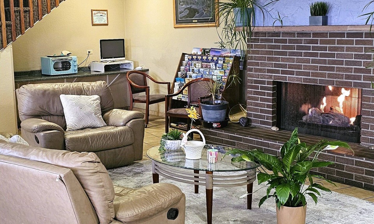 Great Falls Hotel | Grizzly Inn