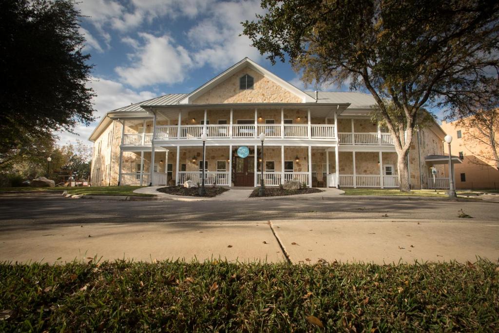 Gruene Hotel | Gruene River Hotel & Retreat