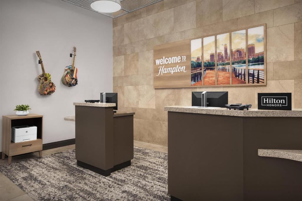 Museum District Hotel | Hampton Inn and Suites Austin University Capitol