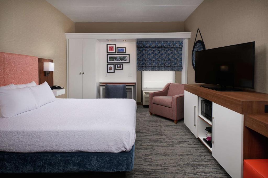 Austintown Hotel | Hampton Inn by Hilton Youngstown-West I-80