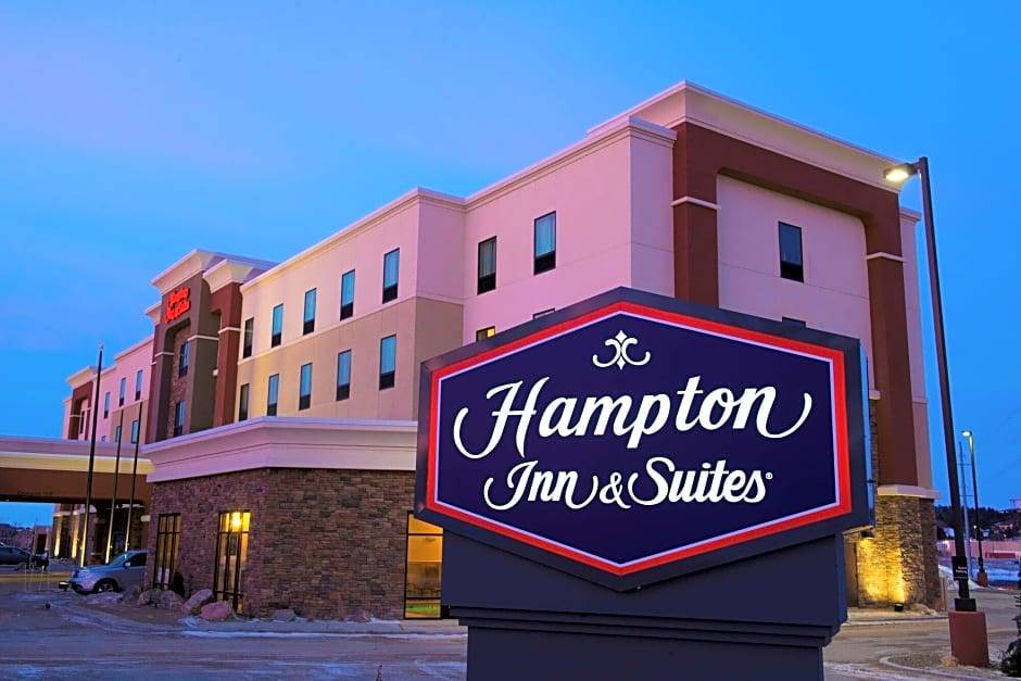 Bismarck Hotel | Hampton Inn & Suites Bismarck Northwest