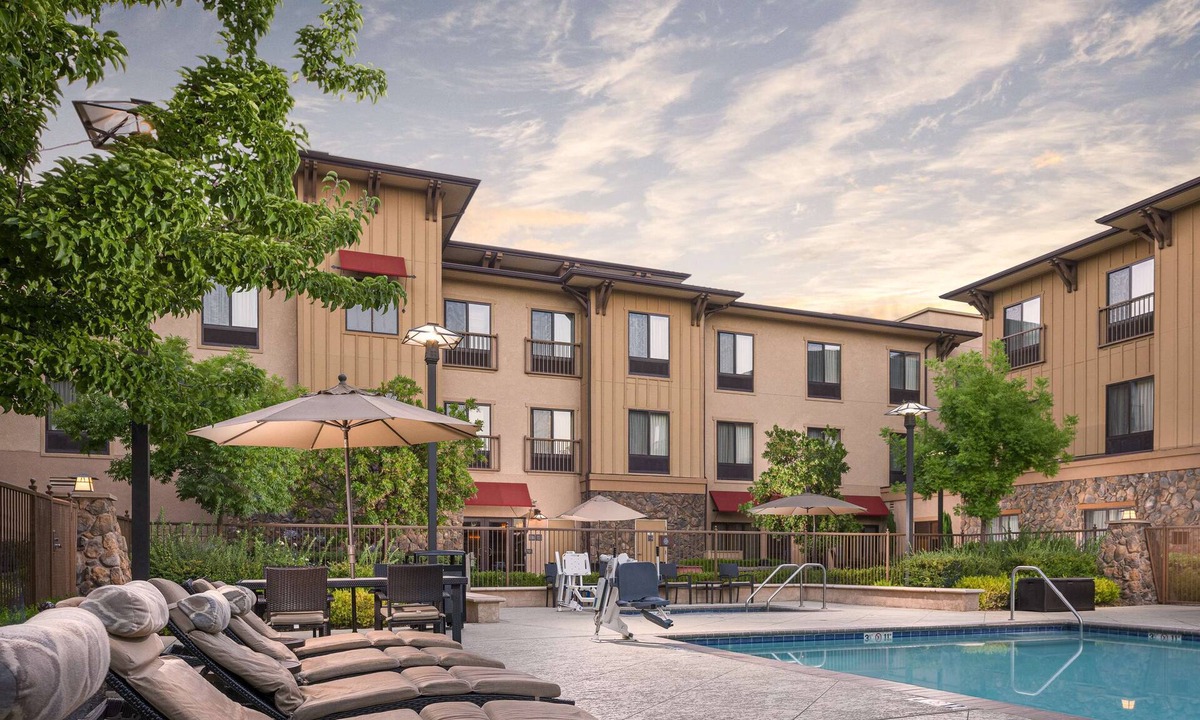 Windsor Hotel | Hampton Inn & Suites Windsor - Sonoma Wine Country