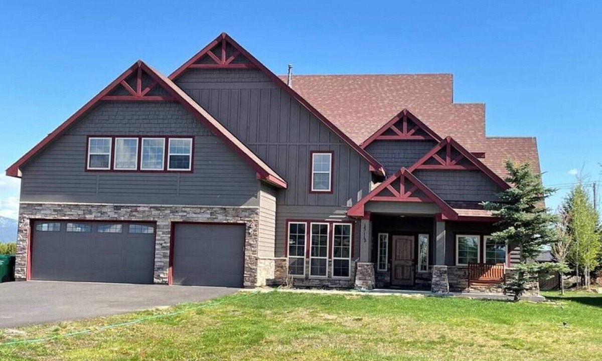 Tamarack Resort Apartment | Hawk`s Bay Chalet .