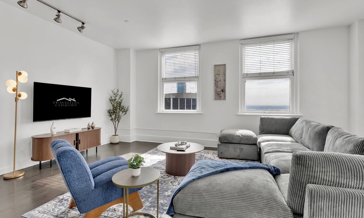Downtown Fort Worth Apartment | HEB703 Beautiful Downtown Fort Worth Condo w/Gym&Parking by Traveller's Comfort