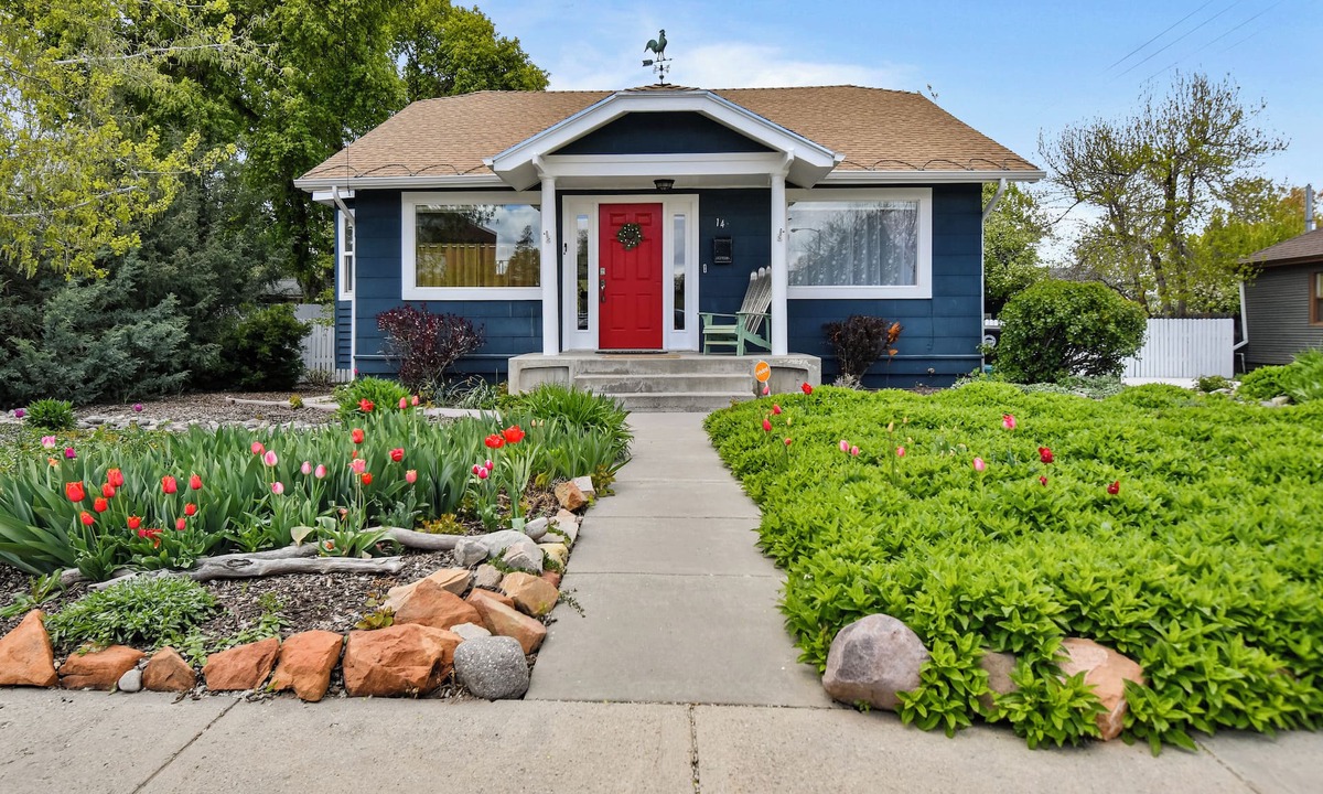 Heber House | Heber's Blueberry Bungalow, 2Br 1Ba, Close to Skiing, Cozy & Cute, Pets ok!
