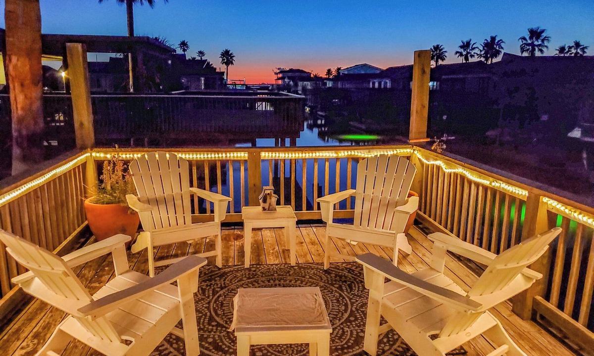 Jamaica Beach Cottage | Herons Nest by Ryson Vacation Rentals