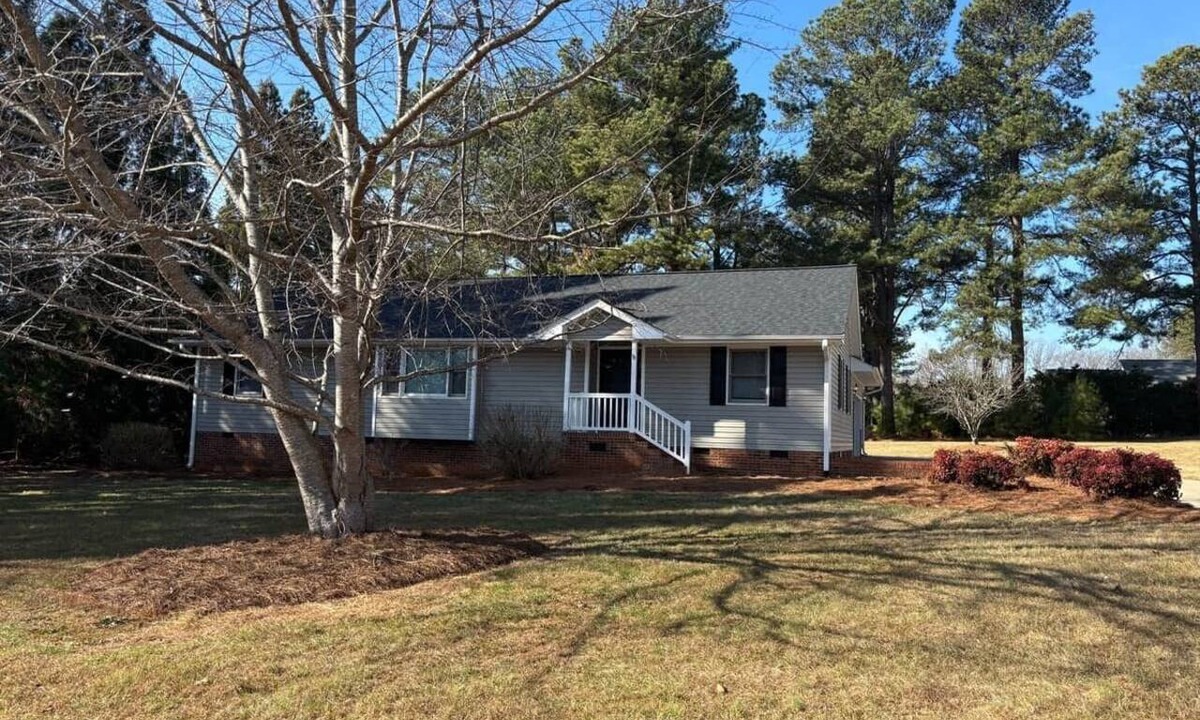 Mebane House | Hideaway by Tanger Outlets