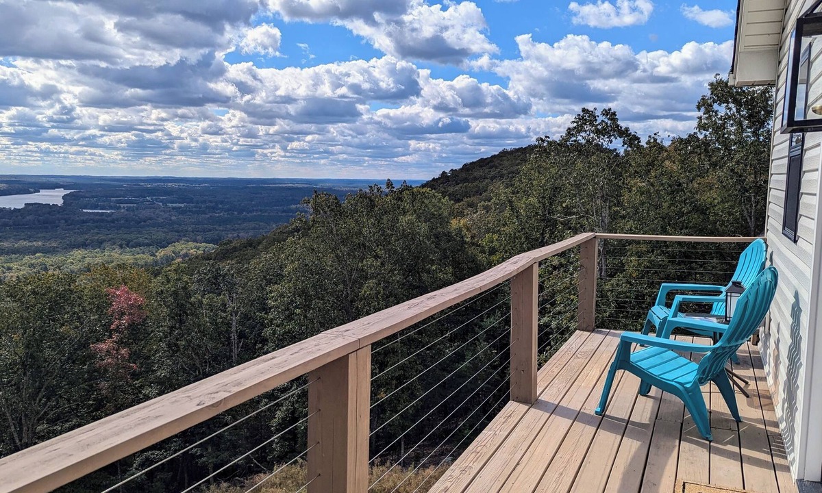 Denton Apartment | High Rock Mountain & Lake Guest House, 20 mile view!
