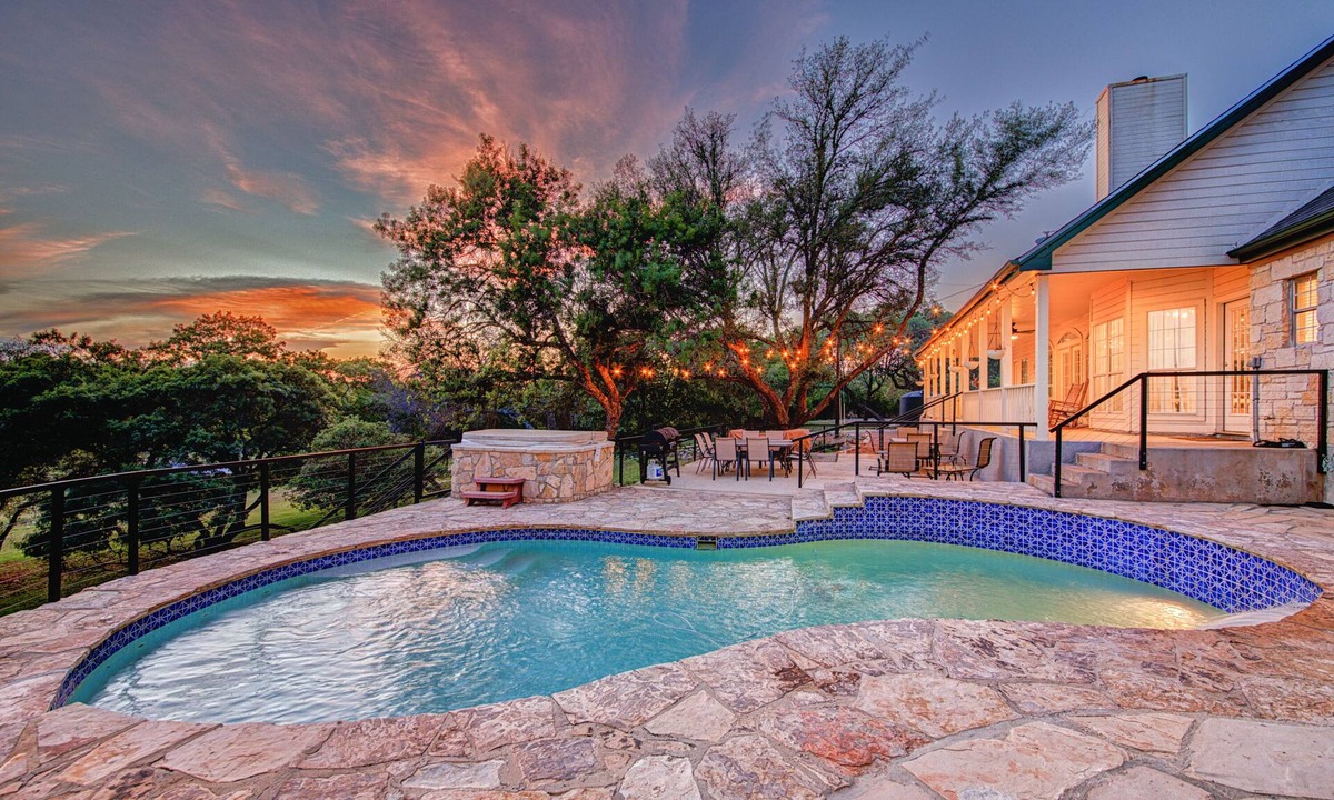 Dripping Springs House | 🌄 Hill Country Estate with Pool, Hot Tub + Game Room | Mystic Enchantment ✨