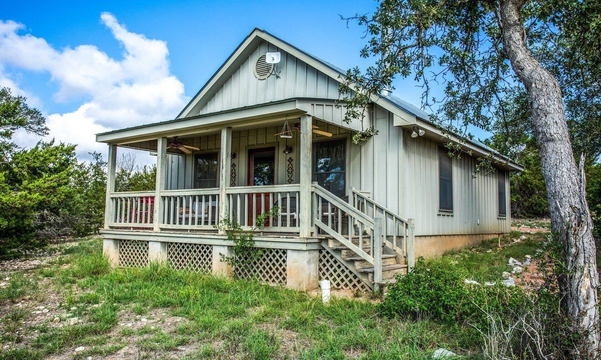 Fredericksburg Cabin | Hillside Cabin | Terrific Front Porch