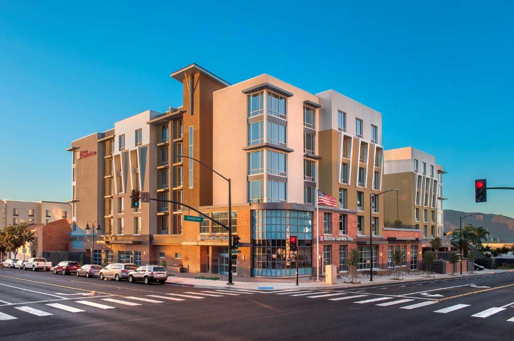 Downtown Burbank Hotel | Hilton Garden Inn Burbank Los Angeles