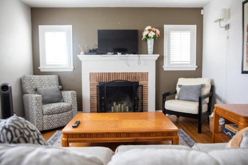 Riviera - Westchester Apartment | Historic, Family-Friendly Home in Downtown