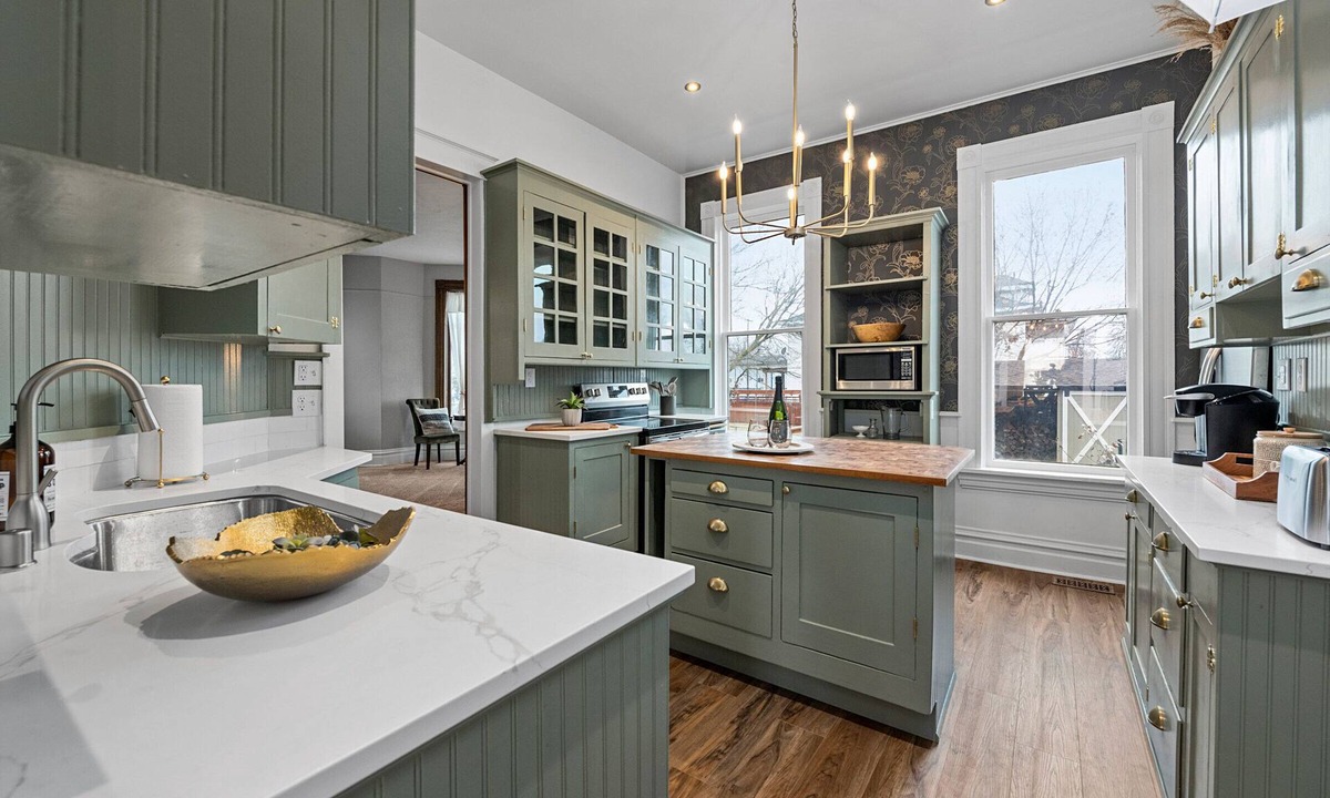 West Central House | Historic mansion near downtown Spokane for business & personal rental