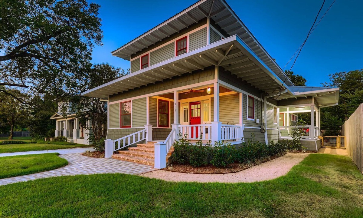 Georgetown House | Historic-Style Modern Home | Walk to Square+SWU