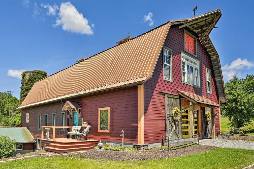 Wallburg House | Historic Winston-Salem Guest Barn on Farm!