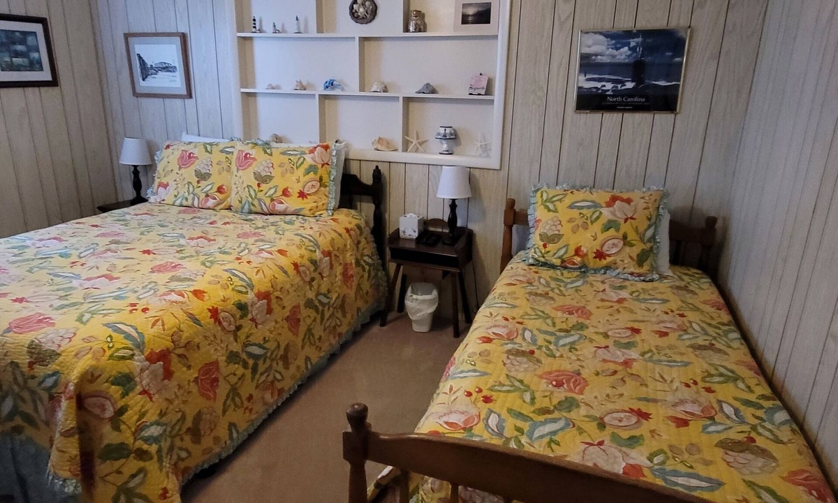 Holden Beach House | Holden Beach House/Short 5 minute walk to Beach/Perfect Family Vacation Home