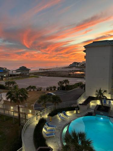 Beachside Village Apartment | Holiday Inn Club Vacations Galveston Beach Resort