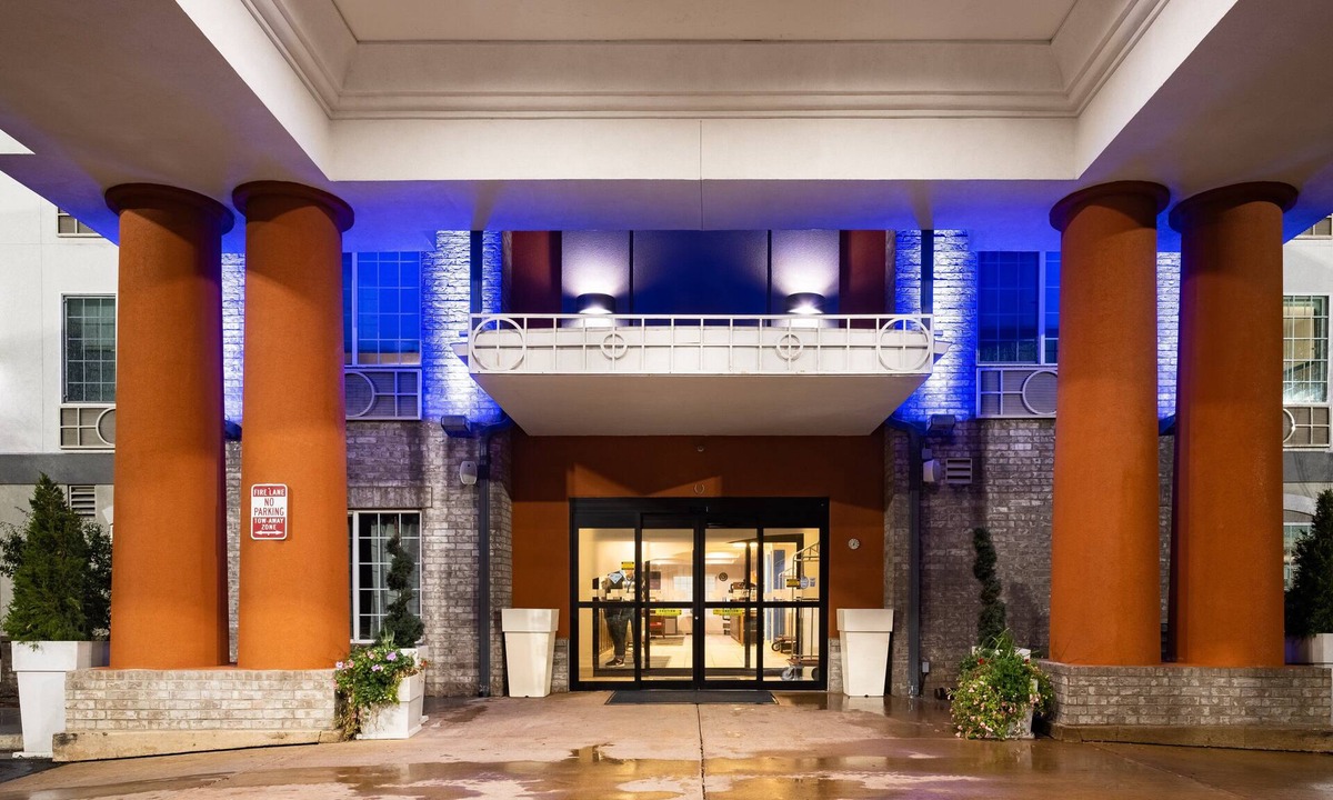 Evanston Hotel | Holiday Inn Express Evanston by IHG