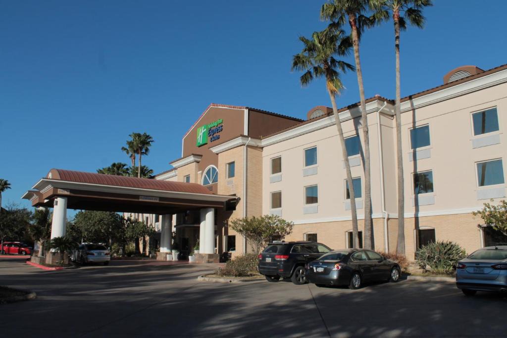 Brownsville Hotel | Holiday Inn Express Hotel and Suites Brownsville by IHG
