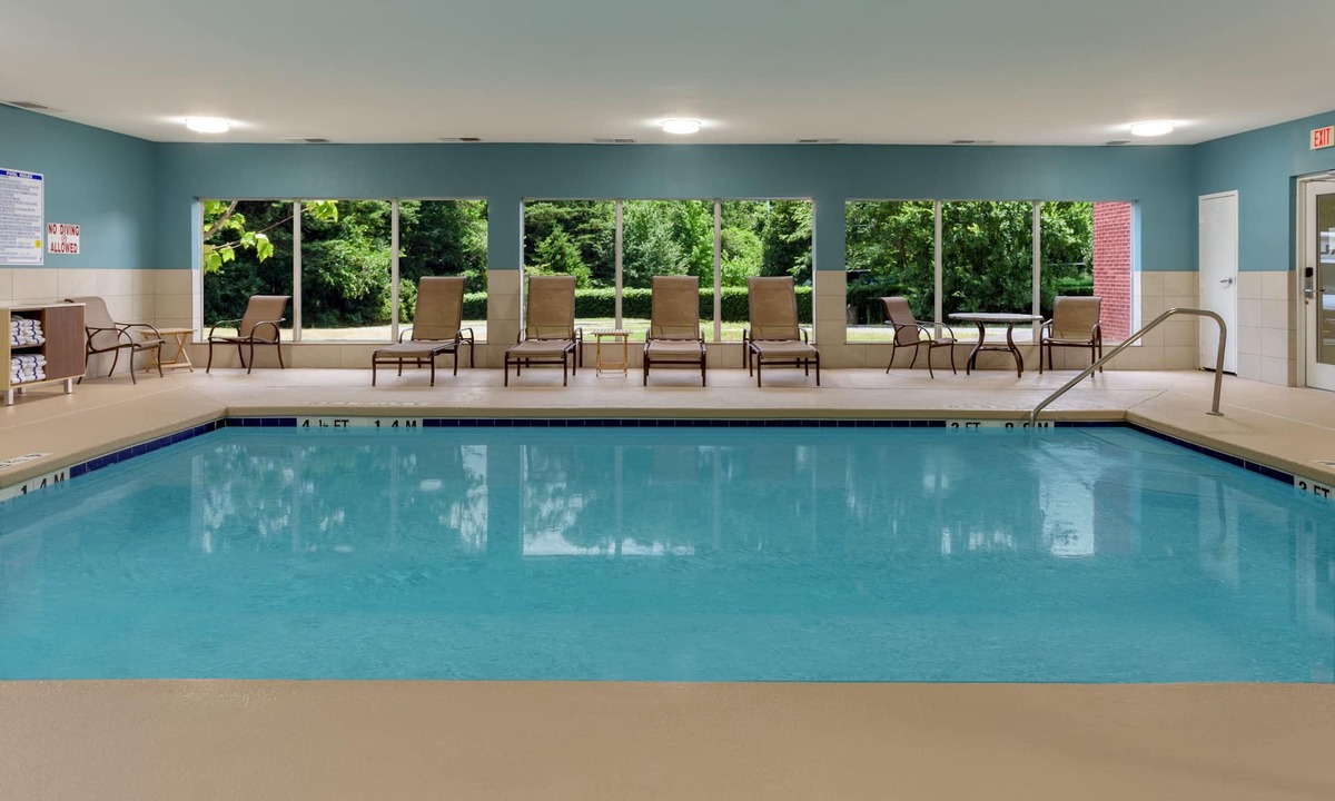 Arrowood Hotel | Holiday Inn Express Hotel & Suites Charlotte Arrowood by IHG