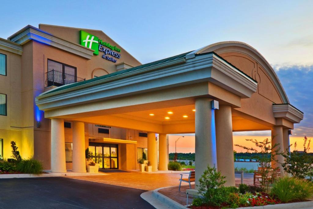 Muskogee Hotel | Holiday Inn Express Hotel & Suites Muskogee by IHG
