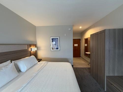 Kenedy Hotel | Holiday Inn Express Kenedy by IHG