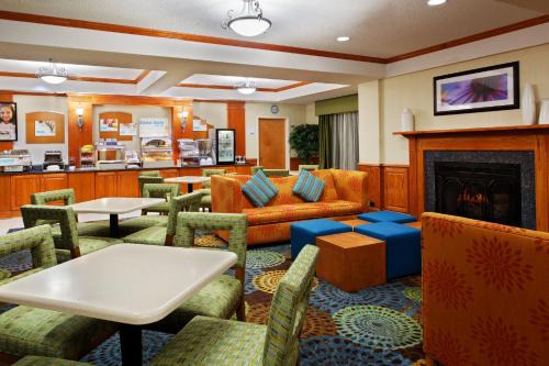 Brandermill Hotel | Holiday Inn Express Richmond-Brandermill-Hull Street by IHG