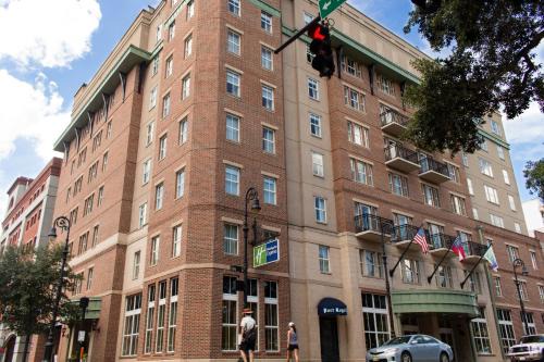 Holiday Inn Express District Ihg Hotel | Historic District - North